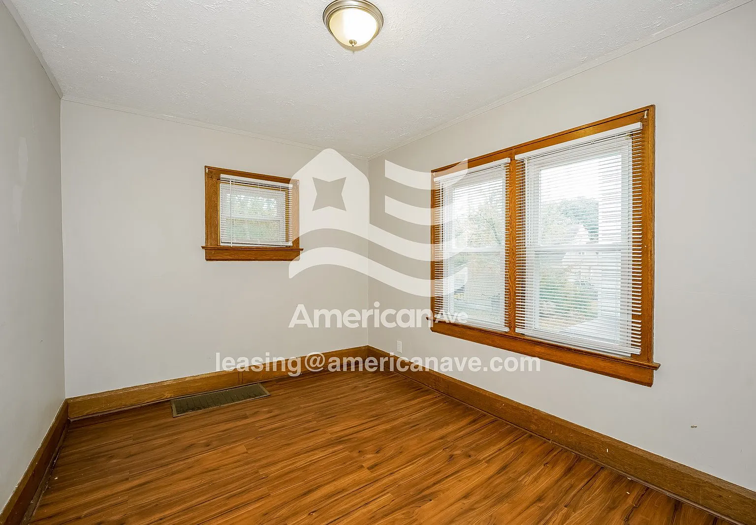 3 bed, 1.0 bath, 1097 sqft, $1,325 — Photo 2