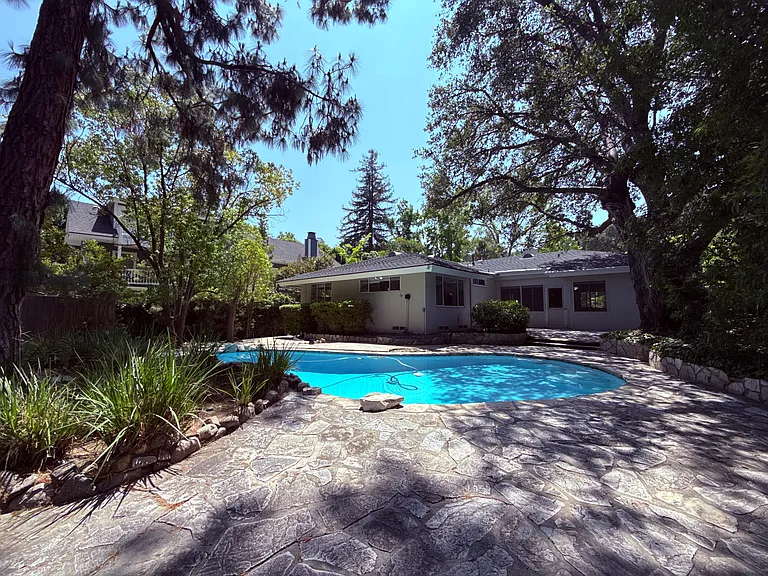 1240 Wellington Ave — Photo 29