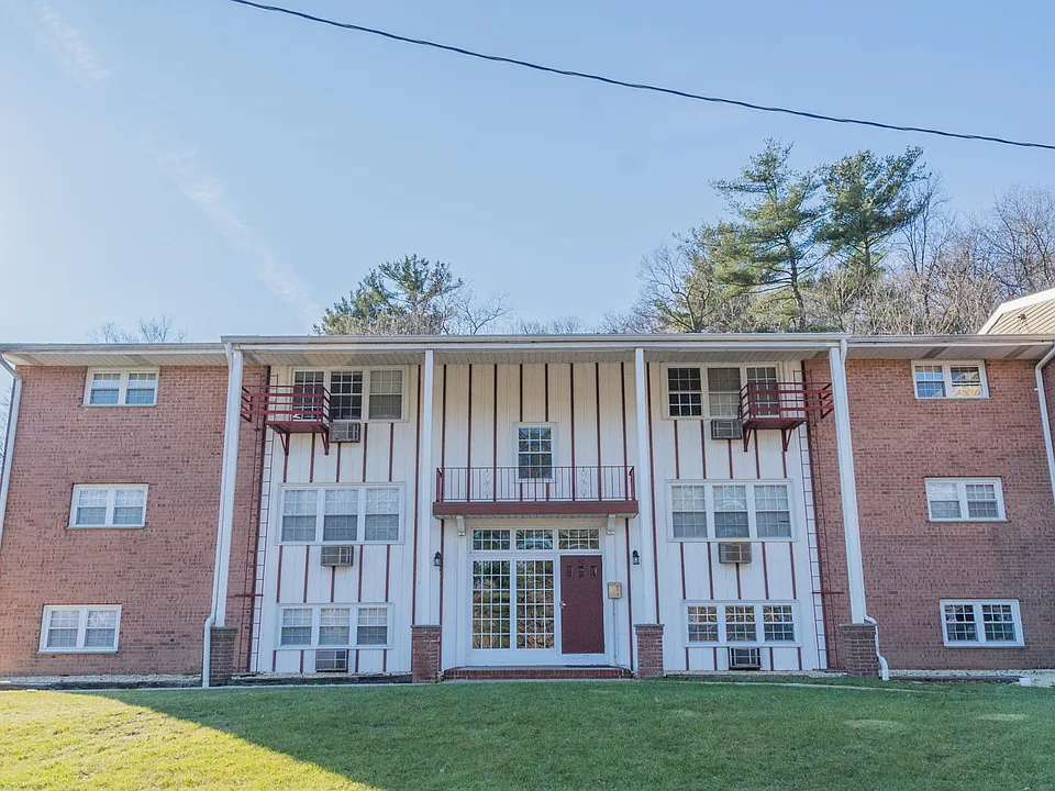 50 Bigelow Rd #12