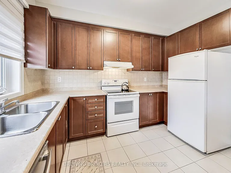 33 Pearcey Cres — Photo 13