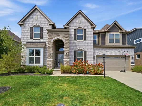 697 Dewmar Dr, Dayton, OH 45434