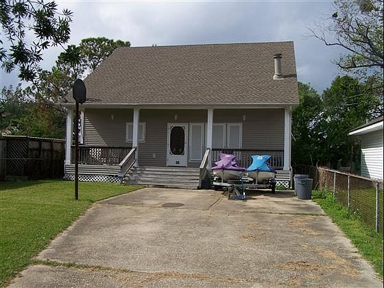 1st image of 422 2nd Ave