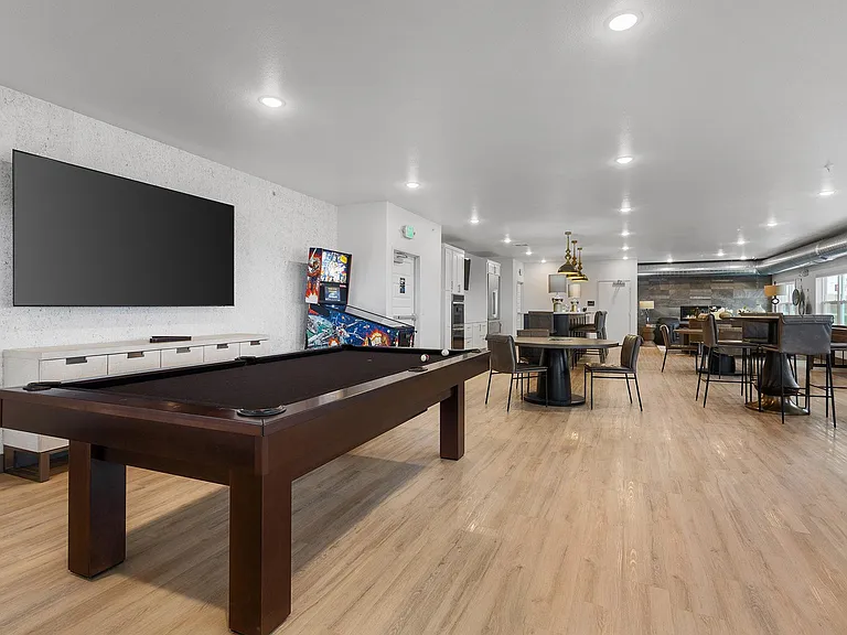 Abbey Road Apartments — Photo 36