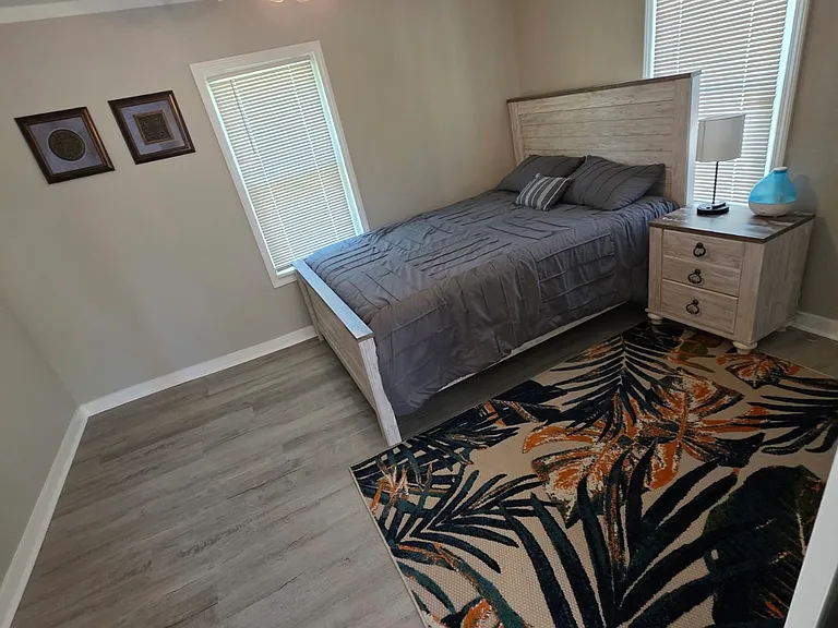 605 Center St NW — Photo 31