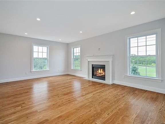 5th image of 1 Roosa Ln