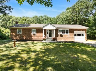 75 Raynor Rd, Southampton, NY 11968