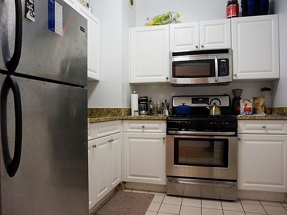 2nd image of 301 W 21st St APT 4F
