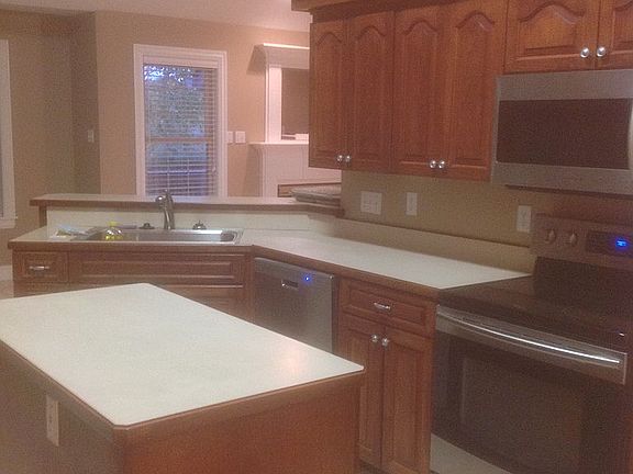 Kitchen (wildwood cabinets