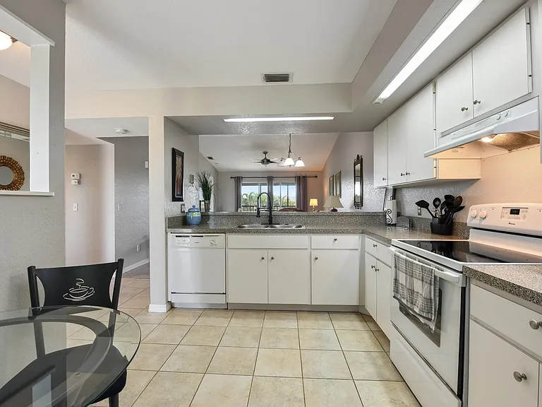 449 Royal Poinciana #221 — Photo 15