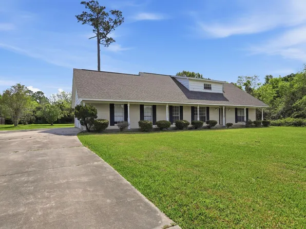 3513 E Bayou Dr, Shoreacres, TX 77571