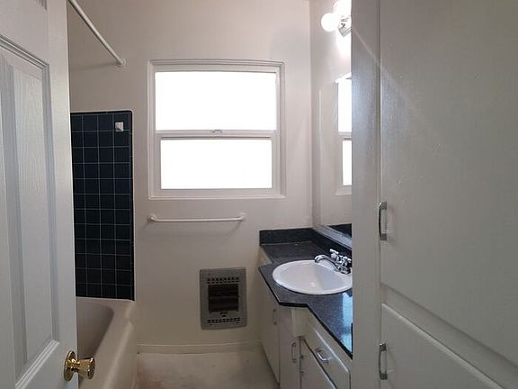 5th image of 725 W Washington Ave