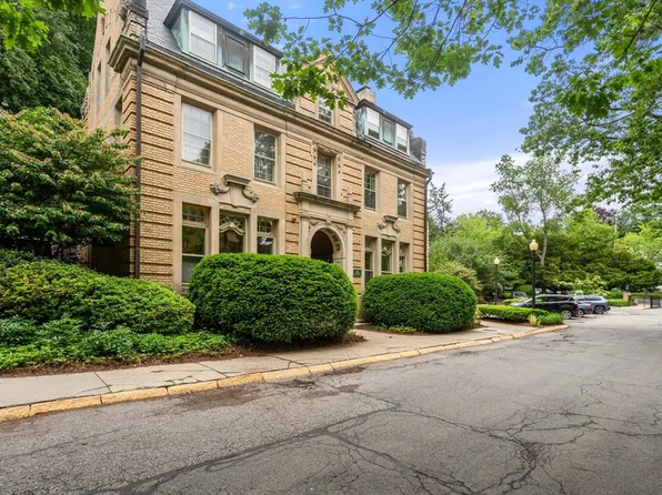 65 Glen Rd APT H6, Brookline, MA 02445
