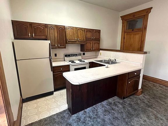 5th image of 1118 State St Unit F