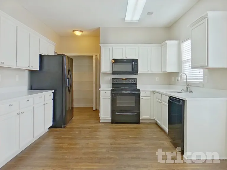 1812 Southwind Dr — Photo 6