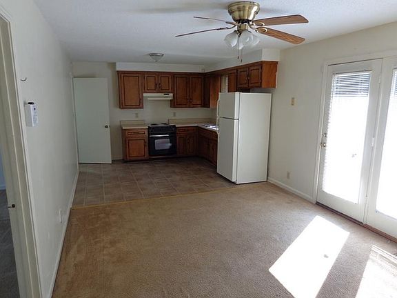 4th image of 410 Bancroft Dr