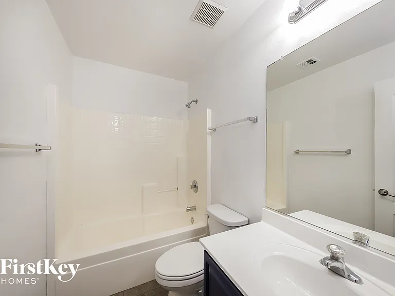 5346 W Jessica Ln — Photo 13