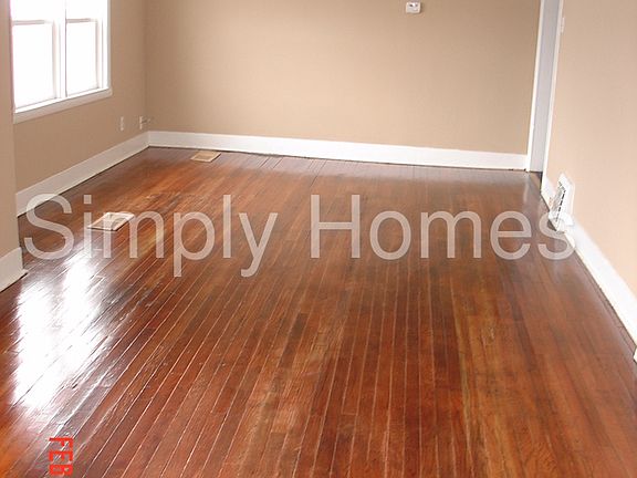 2nd image of 2234 Mason St
