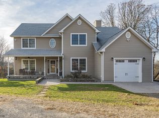 619 Sidney Rd W, Pittstown, NJ 08867