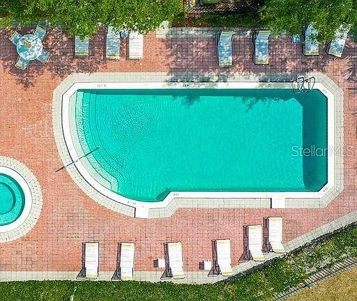 5th image of 110 Brent Cir