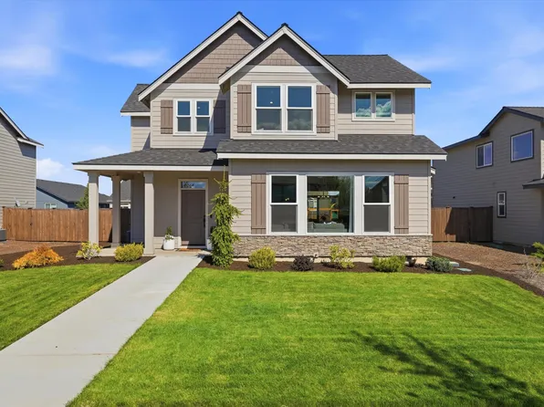748 NW 27th St, Redmond, OR 97756