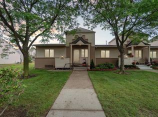 29692 Olympia Ct, Farmington Hills, MI 48336