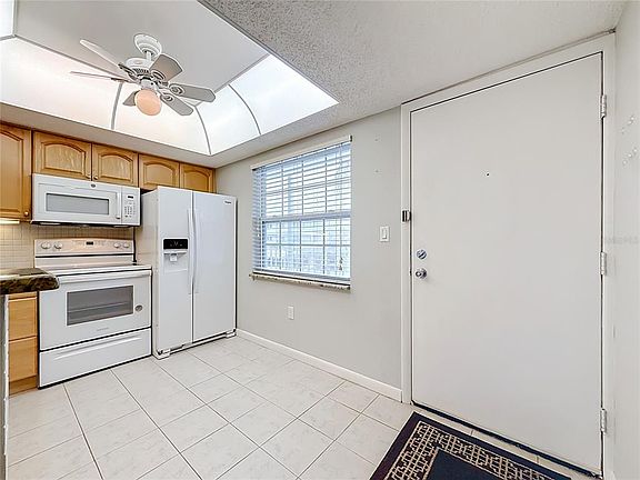 3rd image of 952 VIRGINIA STREET #207