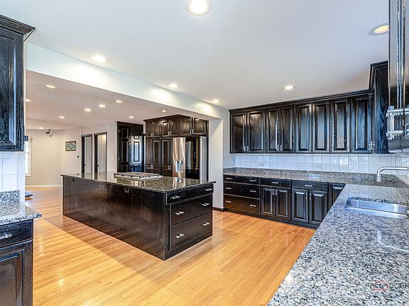 4th image of 21 N Ridge Rd