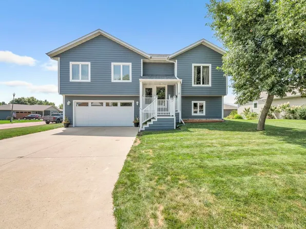 201 30th St, Milford, IA 51351