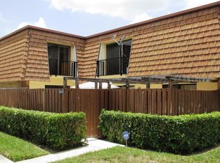 2416 24th Ln, Greenacres, FL 33463