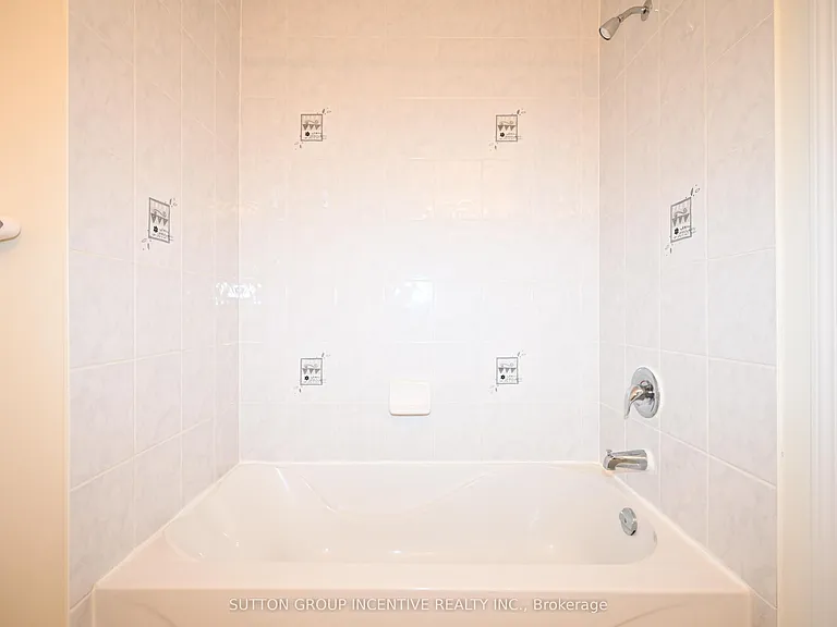 90 Sovereigns Gate #29 — Photo 30