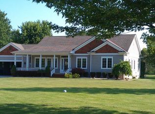 5783 Roberts Rd, Cottrellville, MI 48039