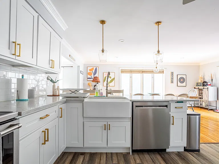 2300 Pine Tree Rd — Photo 29
