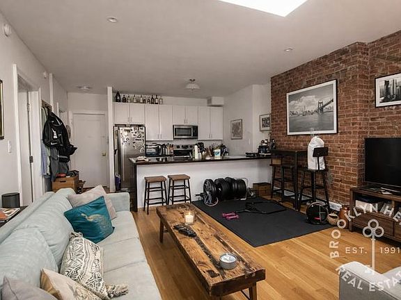 3rd image of 130 Montague St APT 4A