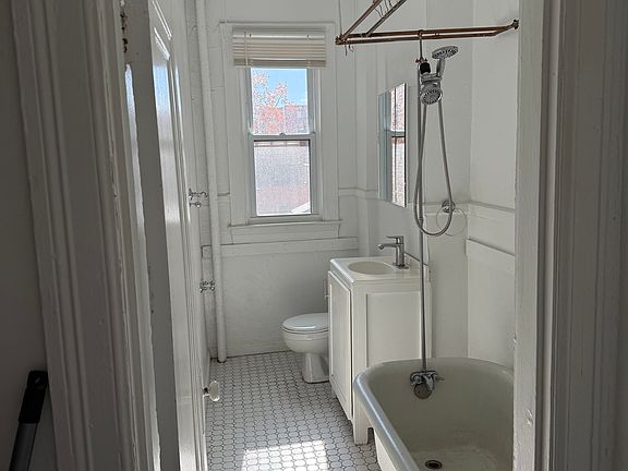 3rd image of 1818 Vernon St NW