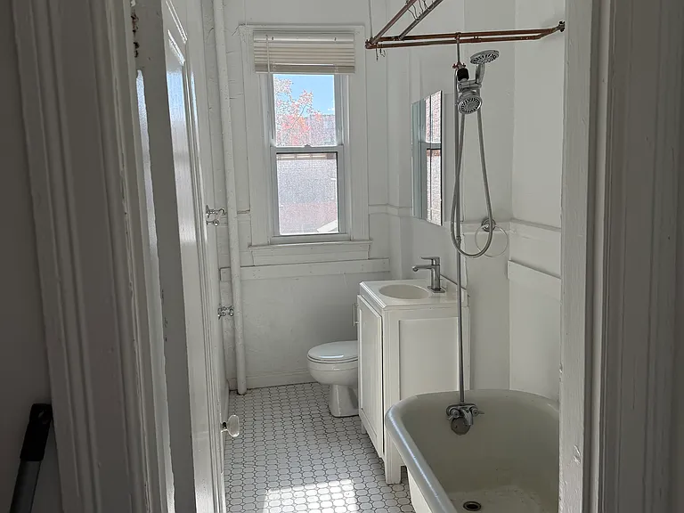 1818 Vernon St NW #201 — Photo 9
