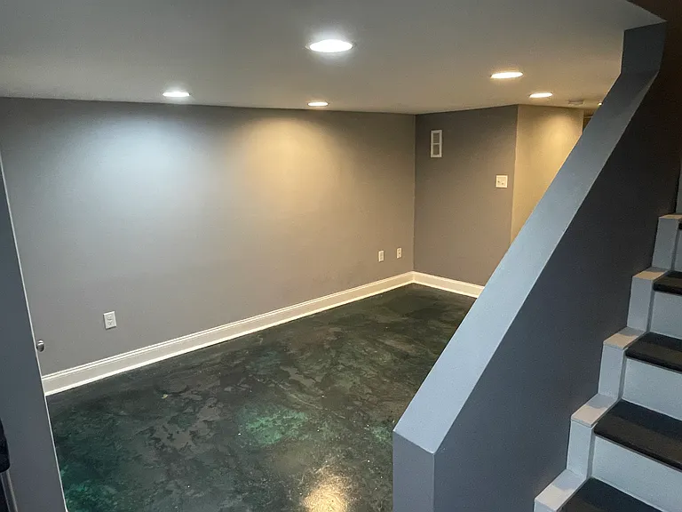 340 Gusryan St — Photo 18