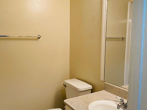 3rd image of 740 S St Andrews Pl APT 3
