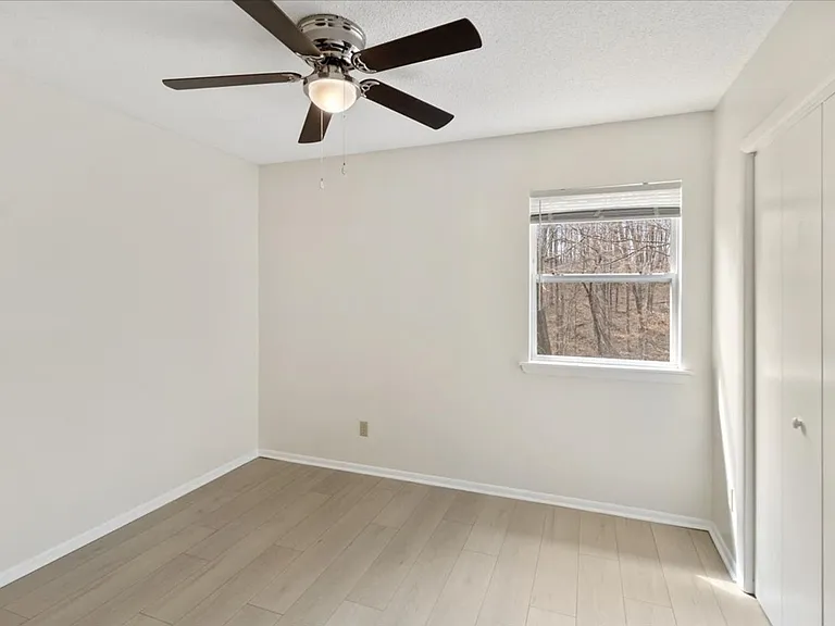 18 Bearwood Dr — Photo 15