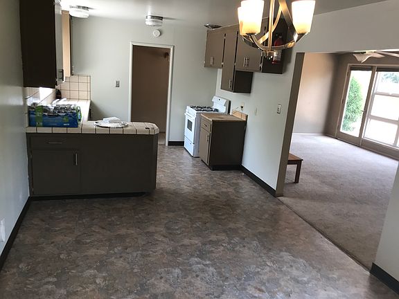 3rd image of 5059 E Lamona Ave
