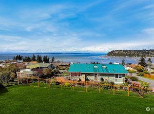 8306 Sunset Hill Dr, Clinton, WA 98236