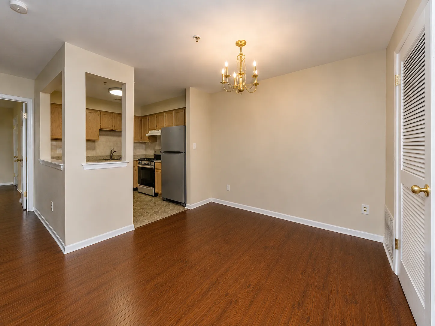 2 bed, 1034 sqft, $2,449 — Photo 3