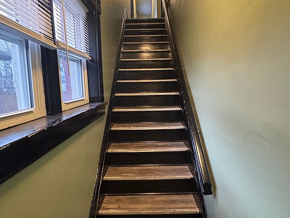 2nd image of 412 E 45th St #3