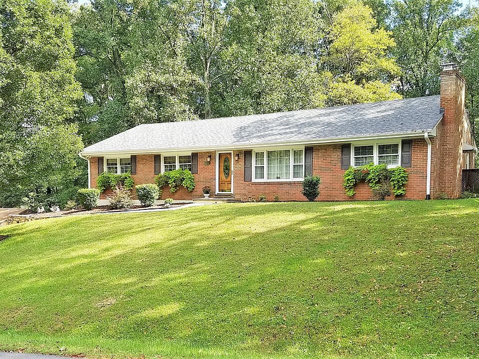 1st image of 1006 Chestnut Mountain Dr