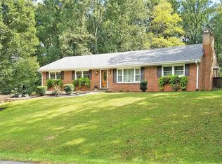1006 Chestnut Mountain Dr, Vinton, VA 24179