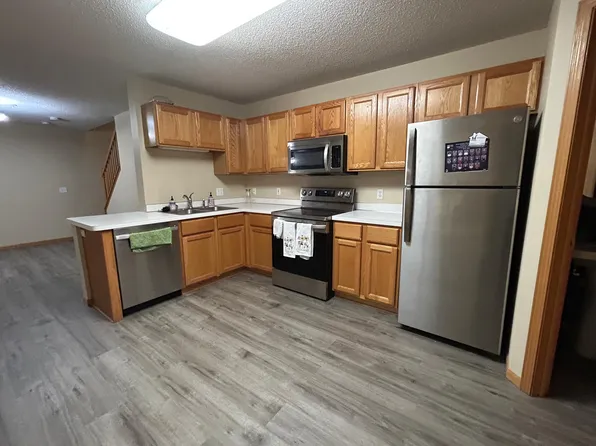 10812 Lexington Dr, Eden Prairie, MN 55344