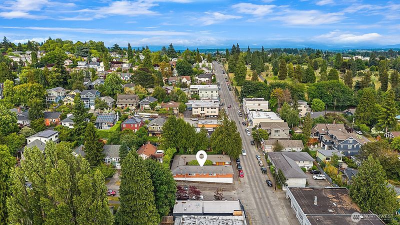 2nd image of 2800 NE 55th Street