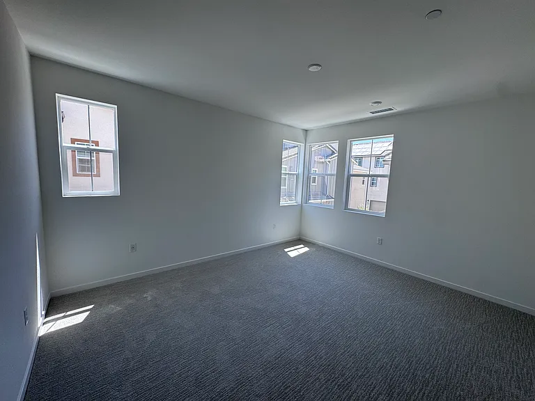 12837 Auburn Dr — Photo 24