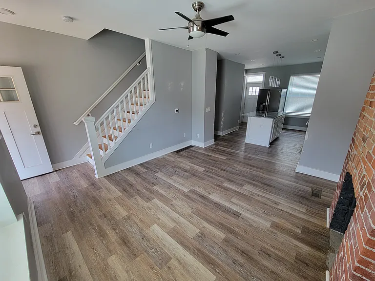 472-482 Carpenter St — Photo 38