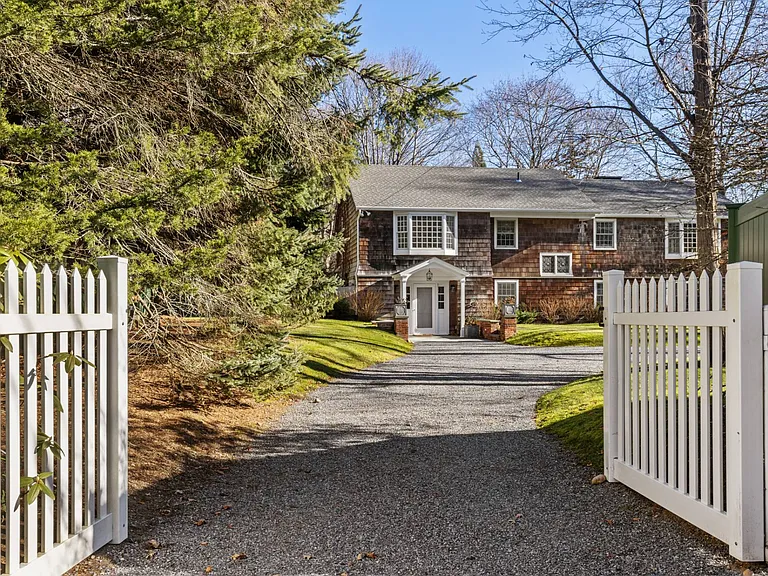 16 Tuckahoe Ln — Photo 31