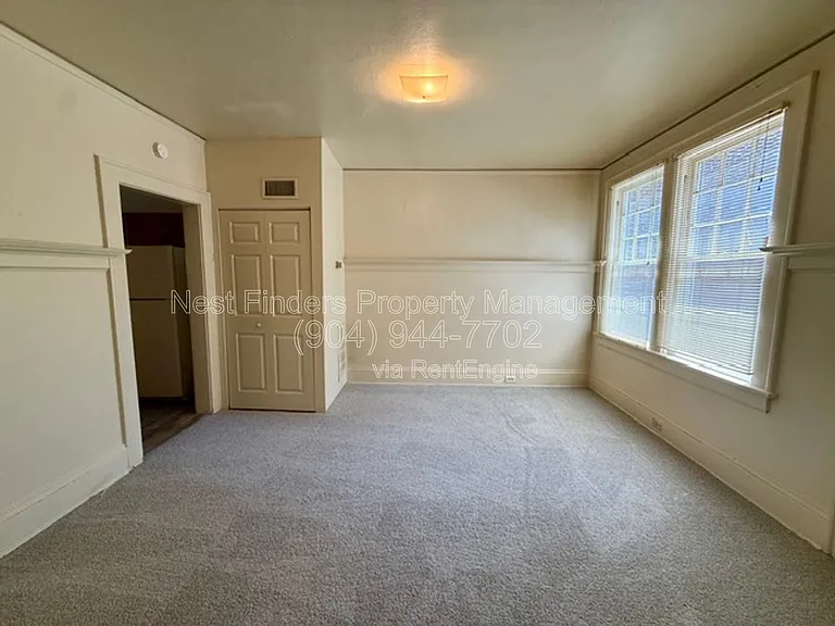 2309 College St — Photo 7